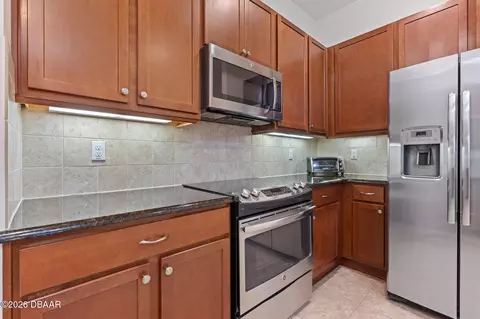 Kitchen - 732 Aldenham Ln, Ormond Beach, FL 32174 photo 4 of 5