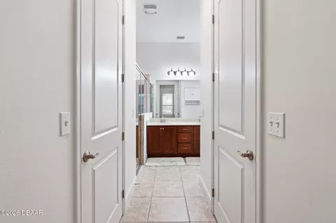 Entry Way - 732 Aldenham Ln, Ormond Beach, FL 32174 photo 2 of 5