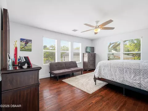 Bedroom - 428 N Riverside Dr, Edgewater, FL 32132 photo 5 of 9