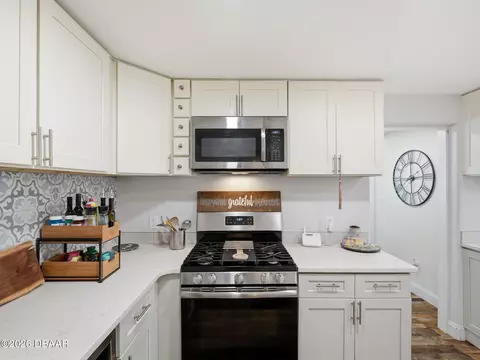 Kitchen - 428 N Riverside Dr, Edgewater, FL 32132 photo 6 of 6