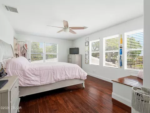 Bedroom - 428 N Riverside Dr, Edgewater, FL 32132 photo 7 of 9