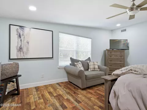 Bedroom - 428 N Riverside Dr, Edgewater, FL 32132 photo 4 of 9