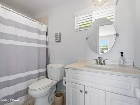 Bath - 428 N Riverside Dr, Edgewater, FL 32132 photo 3 of 5