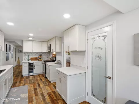 Kitchen - 428 N Riverside Dr, Edgewater, FL 32132 photo 5 of 6