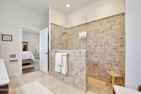 Bath - 210 N Riverside Dr, Edgewater, FL 32132 photo 3 of 9