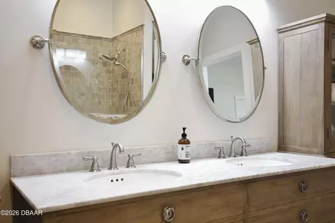 Bath - 210 N Riverside Dr, Edgewater, FL 32132 photo 5 of 9