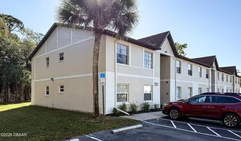 420 Banana Cay Dr, South Daytona, FL 32119