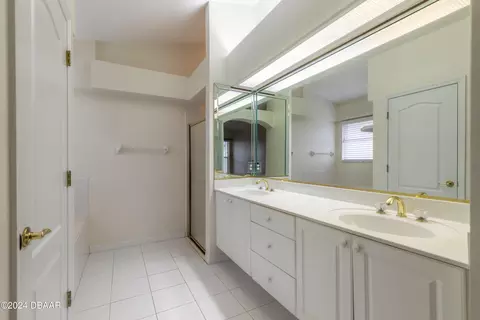 Bath - 22 Old Macon Dr, Ormond Beach, FL 32174 photo 1 of 4