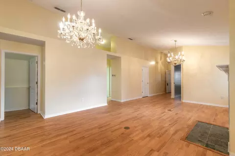 Living - 22 Old Macon Dr, Ormond Beach, FL 32174 photo 4 of 5