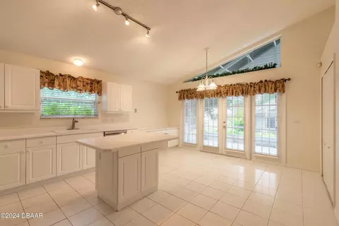 Kitchen - 22 Old Macon Dr, Ormond Beach, FL 32174 photo 4 of 4