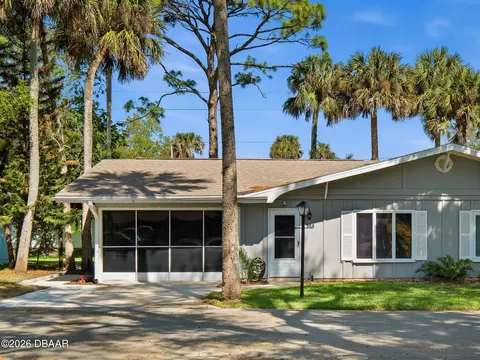 28 Country Club Dr, New Smyrna Beach, FL 32168