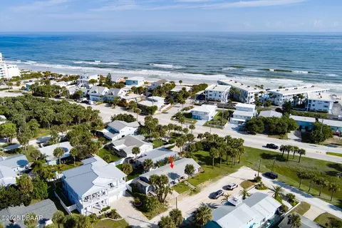 922 Locust St, New Smyrna Beach, FL 32169