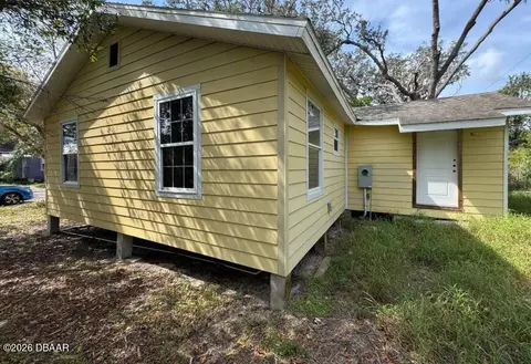 Exterior - 4718 2nd St, Sebring, FL 33870 photo 1 of 4