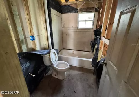 Bath - 4718 2nd St, Sebring, FL 33870 photo 1 of 2