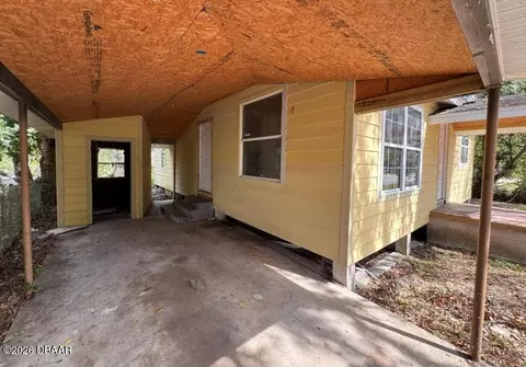 Exterior - 4718 2nd St, Sebring, FL 33870 photo 4 of 4