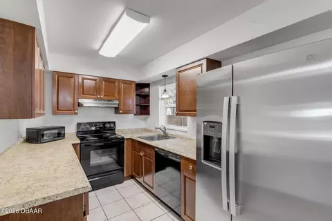 Kitchen - 420 Perdita Ave, Edgewater, FL 32132 photo 4 of 4