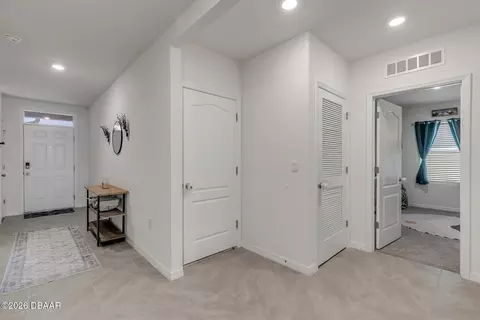 Entry Way - 8 Melogold Dr, Ormond Beach, FL 32174 photo 4 of 5