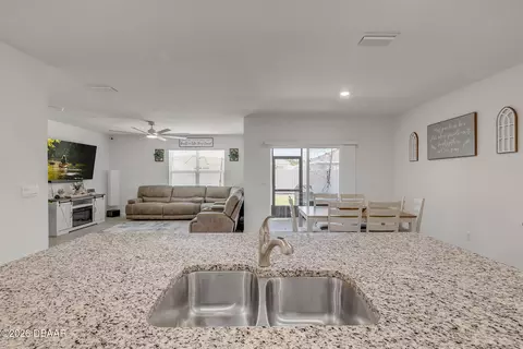 Kitchen - 8 Melogold Dr, Ormond Beach, FL 32174 photo 7 of 7