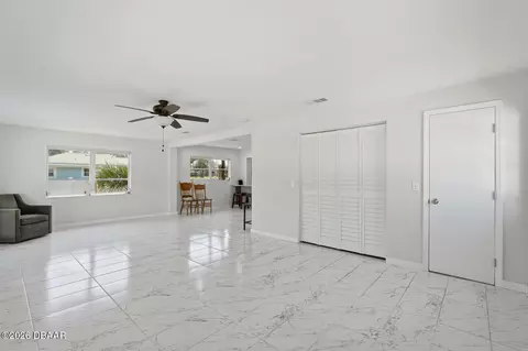 Living - 231 N Ridgewood Ave, Ormond Beach, FL 32174 photo 5 of 6