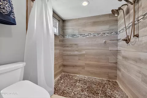 Bath - 7 Oakmont Cir, Ormond Beach, FL 32174 photo 4 of 5