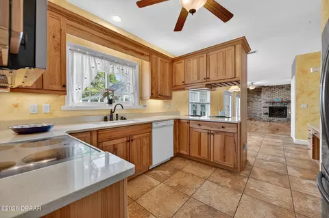 Kitchen - 7 Oakmont Cir, Ormond Beach, FL 32174 photo 1 of 2
