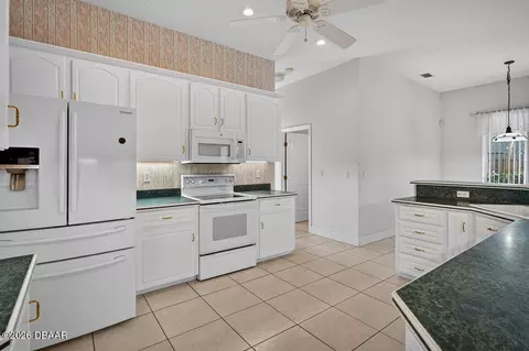 Kitchen - 28 Marjorie Trl, Ormond Beach, FL 32174 photo 3 of 4