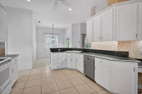 Kitchen - 28 Marjorie Trl, Ormond Beach, FL 32174 photo 2 of 4