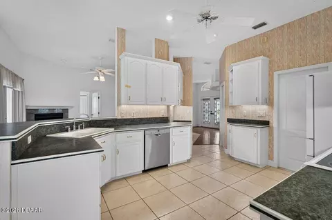Kitchen - 28 Marjorie Trl, Ormond Beach, FL 32174 photo 4 of 4
