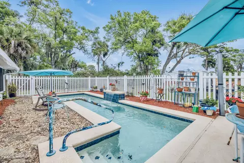 Exterior - 113 E Pine Bluff St, Edgewater, FL 32132 photo 6 of 13