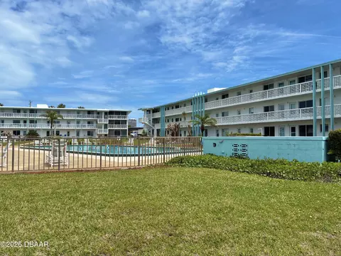 3009 N Halifax Ave, Daytona Beach, FL 32118