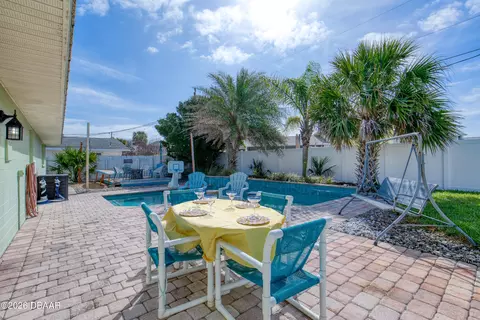 Exterior - 8 Surfside Dr, Ormond Beach, FL 32176 photo 12 of 14