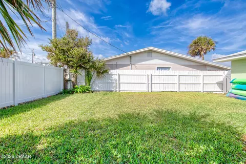 Exterior - 8 Surfside Dr, Ormond Beach, FL 32176 photo 13 of 14