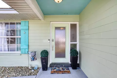 Entry Way - 8 Surfside Dr, Ormond Beach, FL 32176 photo 1 of 3