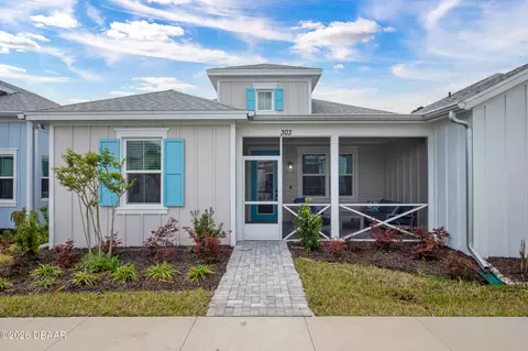 303 Latitude Dr, Daytona Beach, FL 32124