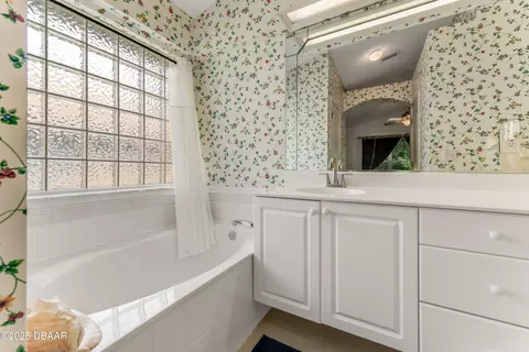 Bath - 25 Old Macon Dr, Ormond Beach, FL 32174 photo 1 of 3