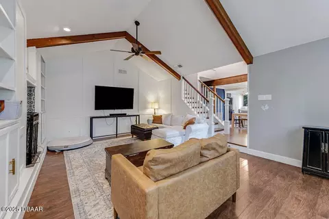 Living - 28 Baymeadow Ct, Ormond Beach, FL 32174 photo 2 of 2