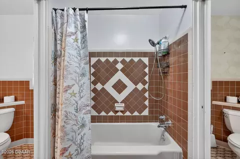 Bath - 436 N Beach St, Ormond Beach, FL 32174 photo 2 of 4