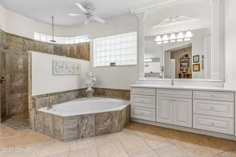 Bath - 1106 Oxbridge Ln, Ormond Beach, FL 32174 photo 2 of 7