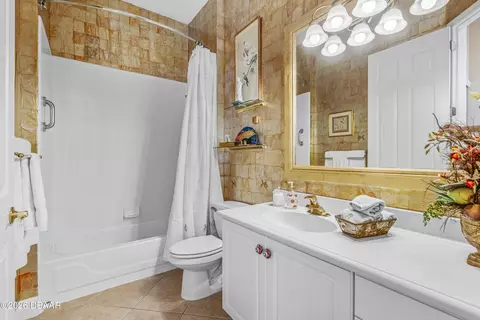 Bath - 1106 Oxbridge Ln, Ormond Beach, FL 32174 photo 6 of 7