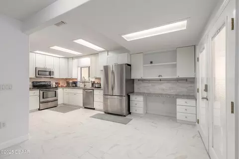 Kitchen - 4 Fox Run Trl, Ormond Beach, FL 32174 photo 2 of 2