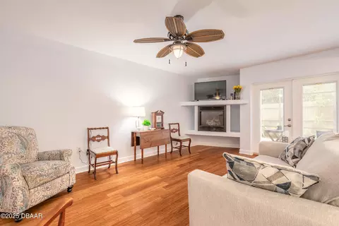Living - 4 Fox Run Trl, Ormond Beach, FL 32174 photo 1 of 2