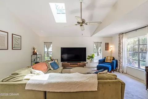 Living - 189 Grove St, Ormond Beach, FL 32174 photo 1 of 2