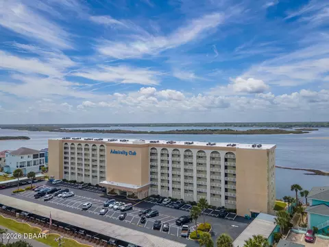 3606 S Peninsula Dr, Port Orange, FL 32127