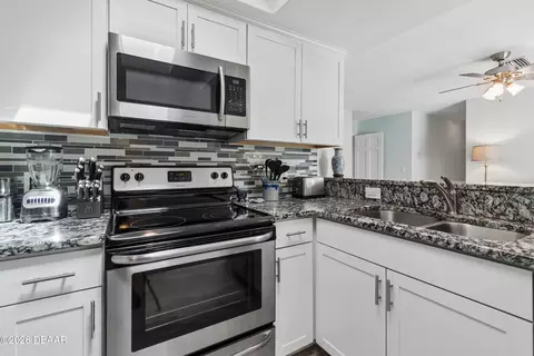 Kitchen - 12 Cameo Cir, Ormond Beach, FL 32174 photo 3 of 4