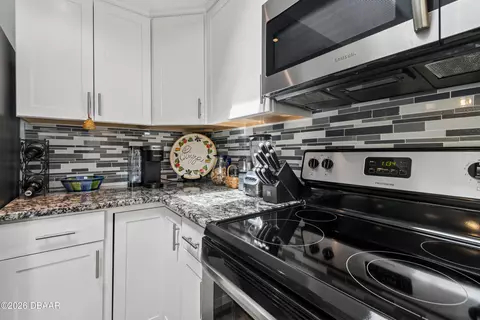 Kitchen - 12 Cameo Cir, Ormond Beach, FL 32174 photo 2 of 4