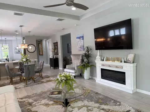 173 Old Moss Cir, Deland, FL 32724