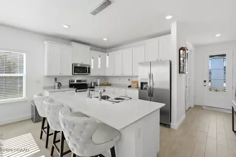 Kitchen - 4140 Acoma Dr, Ormond Beach, FL 32174 photo 2 of 3