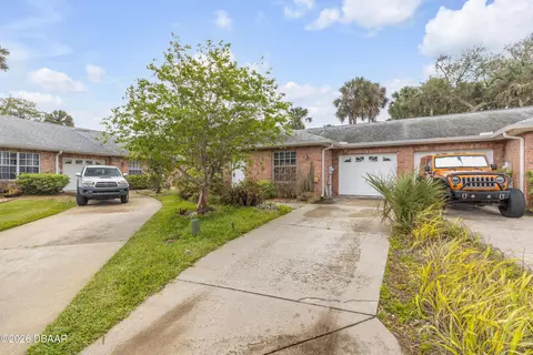 711 River Oaks Cir, New Smyrna Beach, FL 32169