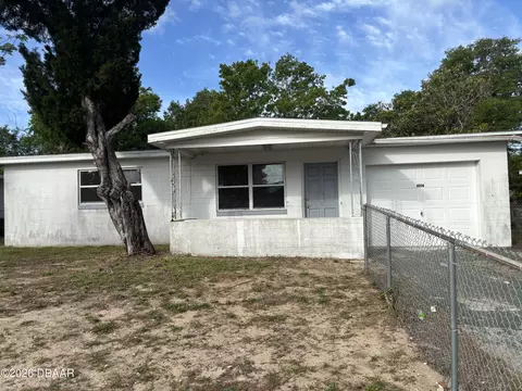 1014 Berkshire Rd, Daytona Beach, FL 32117