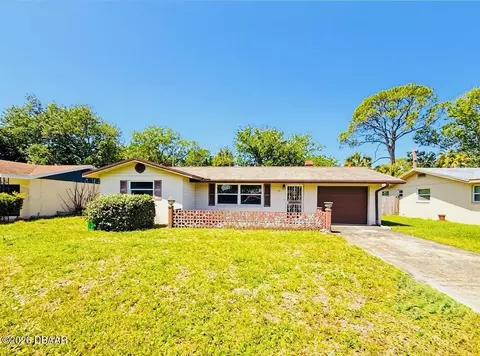 1504 Wildrose Ln, Daytona Beach, FL 32117